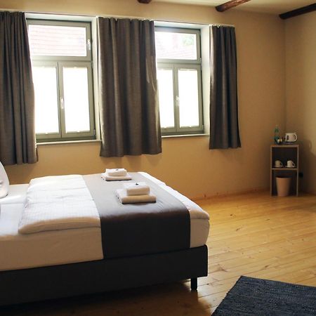Hotel Garni Tilia クヴェードリンブルク エクステリア 写真