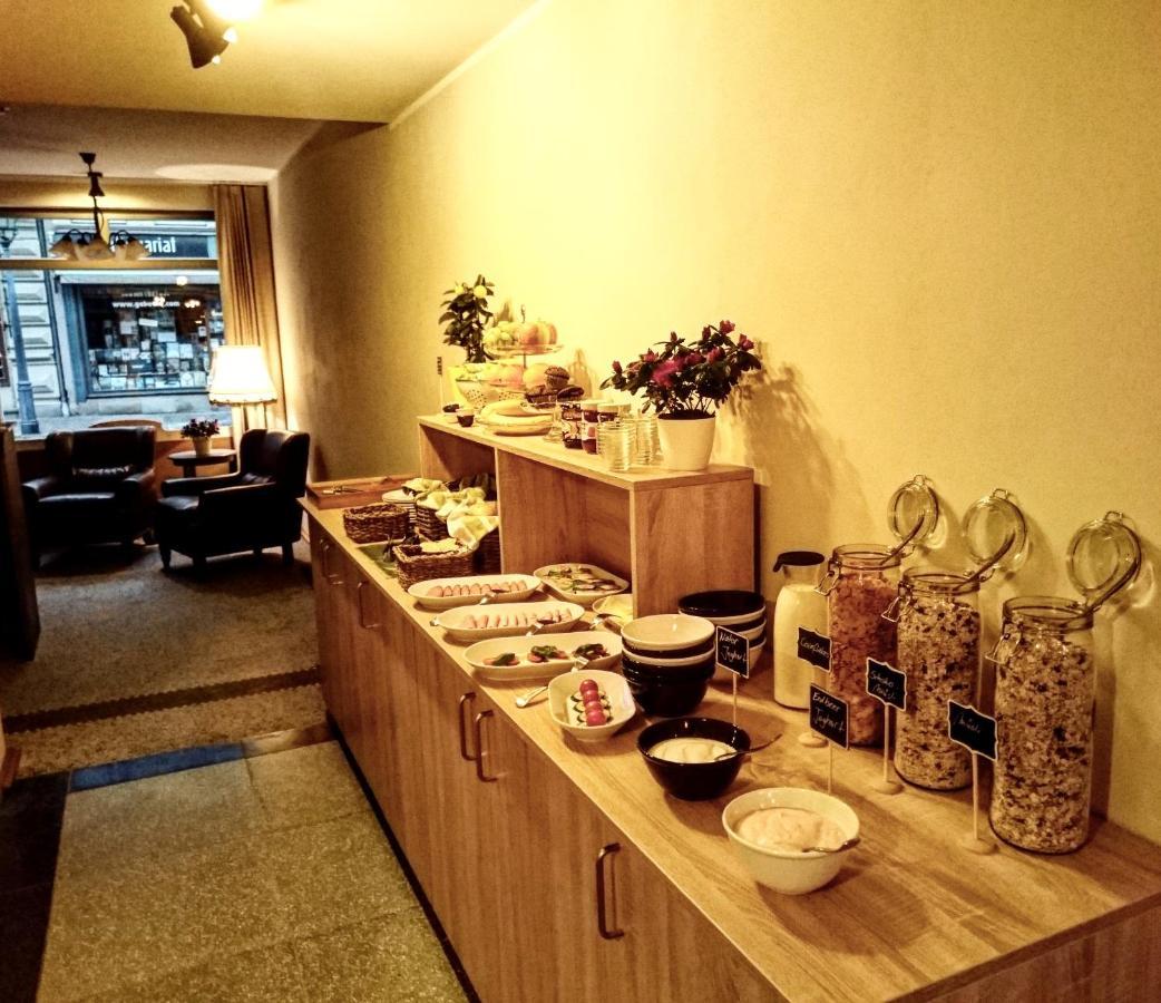 Hotel Garni Tilia クヴェードリンブルク エクステリア 写真