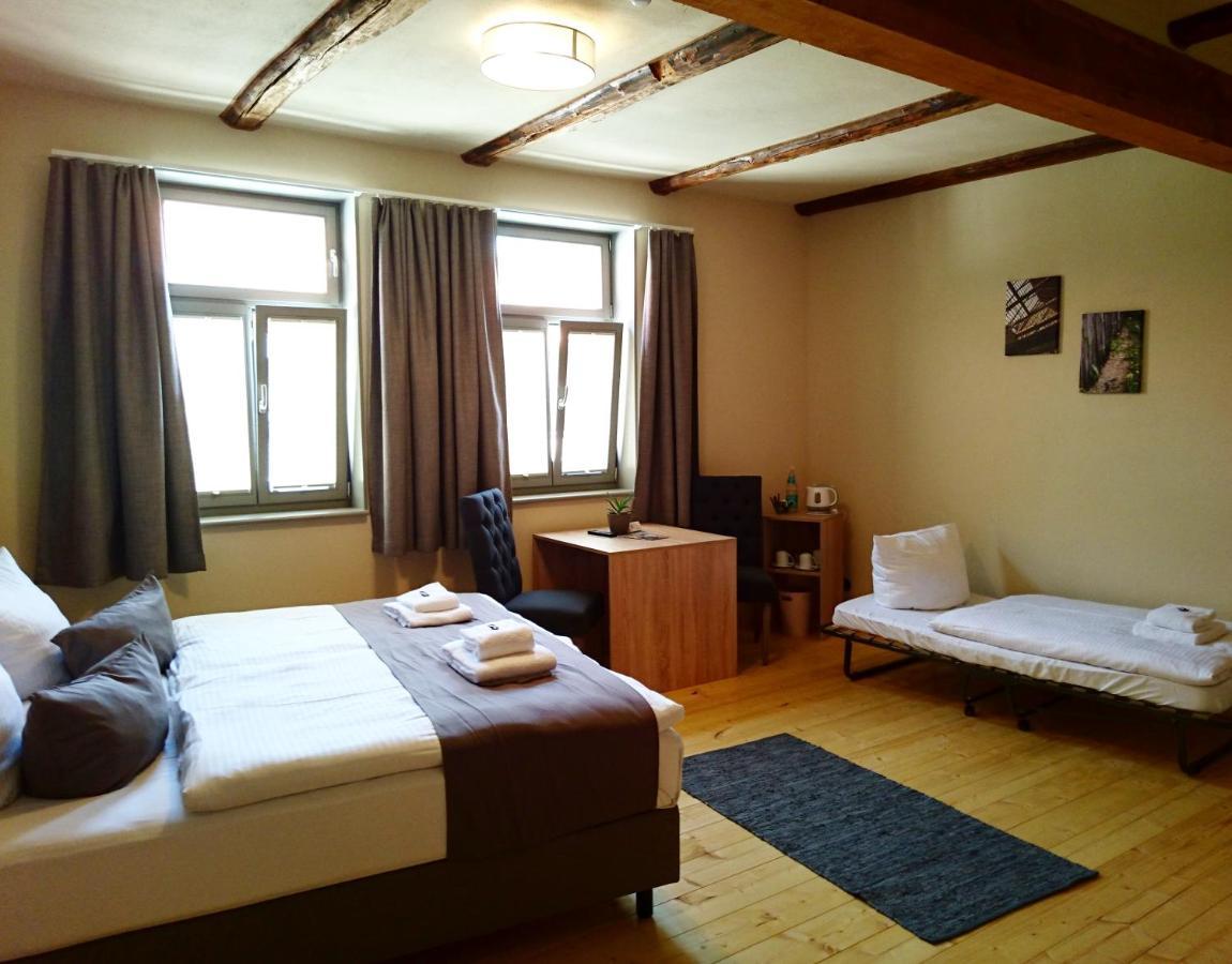 Hotel Garni Tilia クヴェードリンブルク エクステリア 写真