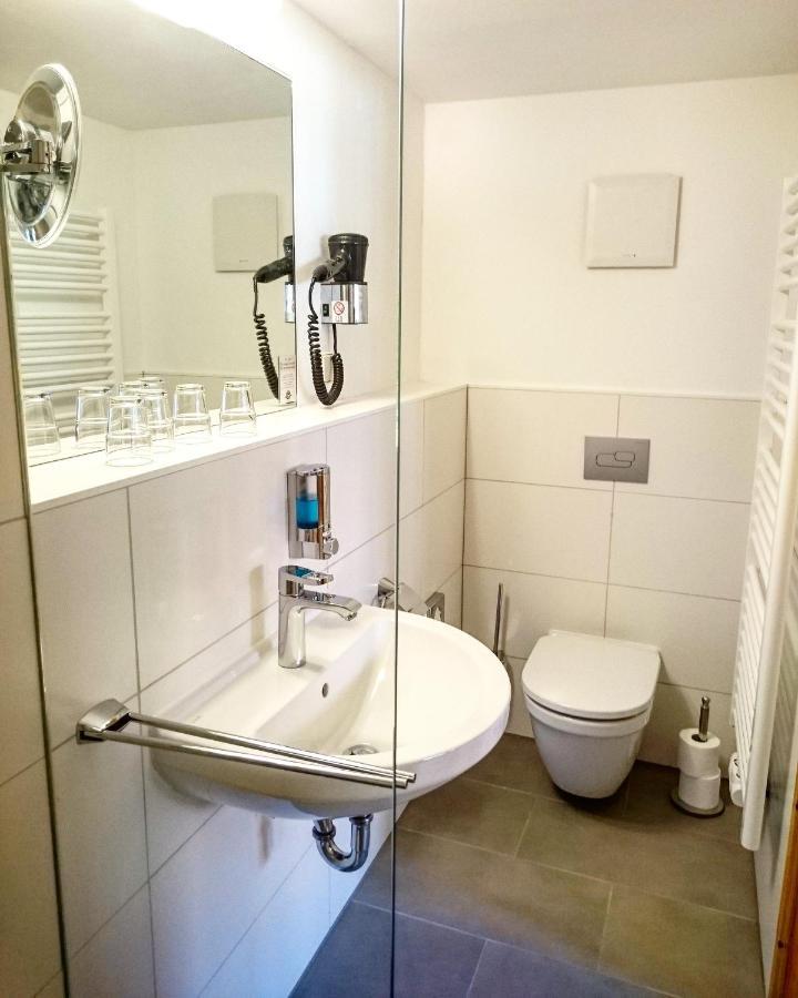 Hotel Garni Tilia クヴェードリンブルク エクステリア 写真