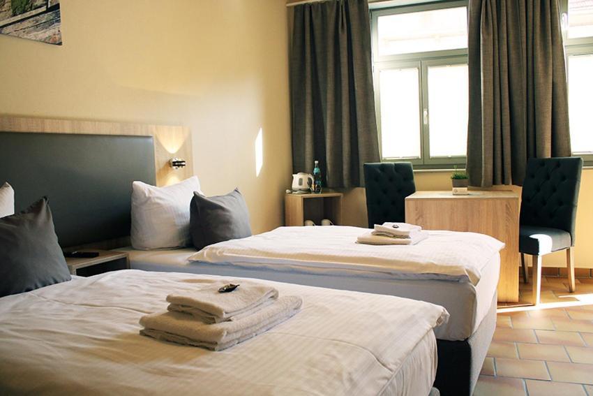 Hotel Garni Tilia クヴェードリンブルク エクステリア 写真